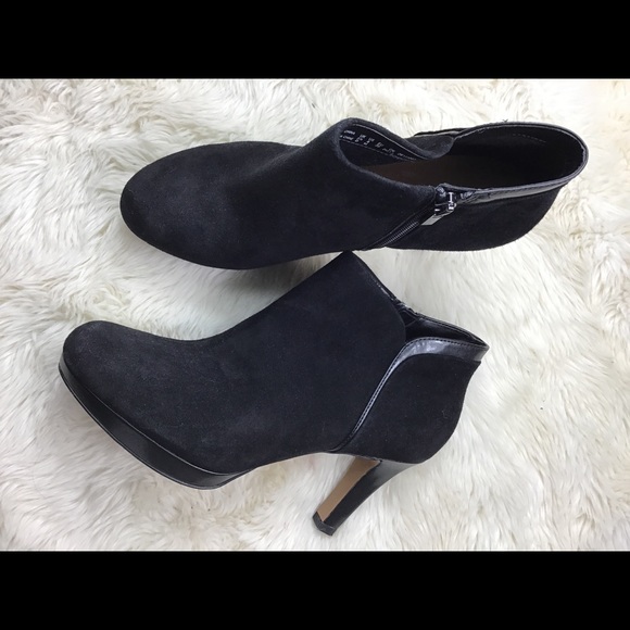 clarks shoes with toy in heel